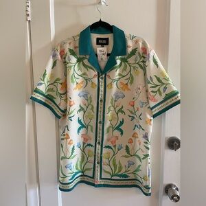 Men’s Medium Malibu Short Sleeve Shirt with Flowers and Mushrooms